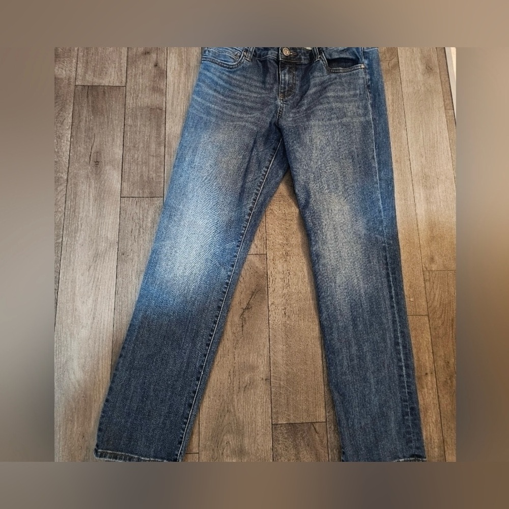 Kut from the kloth size 8 the Catherine Boyfriend.